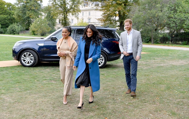 Gestul prețios pe care Regina Marii Britanii l-a făcut pentru mama lui Meghan Markle