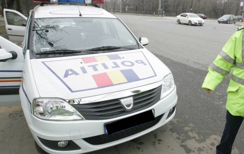 Copil de zece ani, prins la volanul unei maşini, pe o stradă din Sibiu