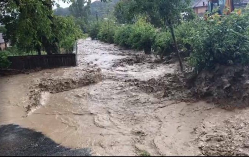 13 localități inundate în urma ploilor din ultimele 24 de ore