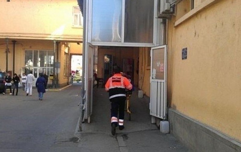 Doi copii de 14 și 16 ani au ajuns aproape în comă alcoolică la spitalul din Iași. Au băut votcă și whisky