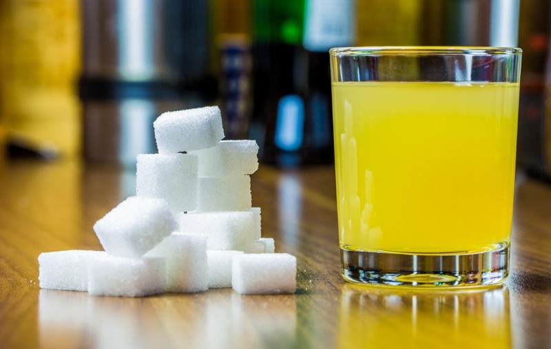 Efectele negative ale îndulcitorilor artificiali din băuturile etichetate „zero zahăr”
