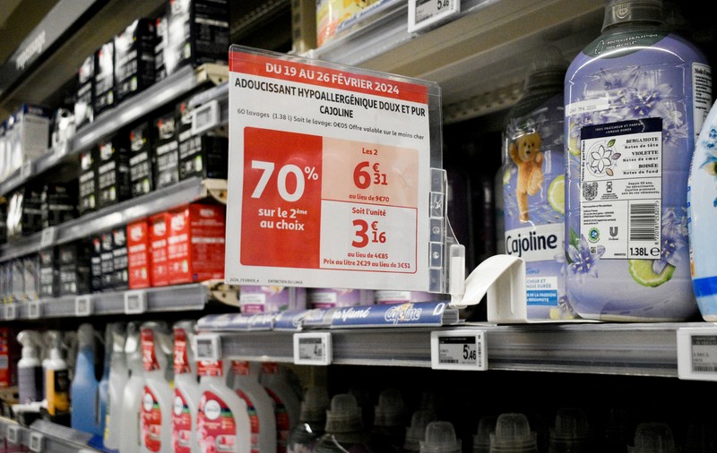 Era campaniilor de tipul „Cumperi un produs, primești încă unul gratis”, la final: Franța a interzis „mega-reducerile” în supermarketuri