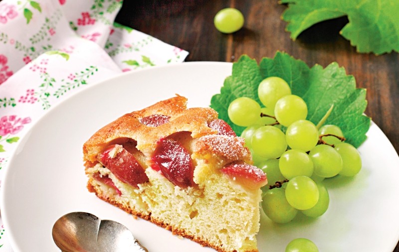 UN DELICIU! Prăjitură cu struguri şi rom