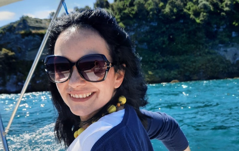 Magda Vasiliu, fostă vedetă Prima TV, nu se mai întoarce în România. „Vlad are nevoie de controale”