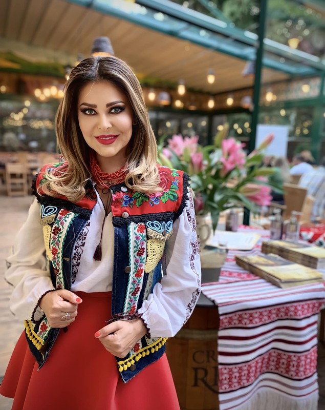 Miki de la K-pital, despre nunta cu Răzvan Constantinescu. S-au cununat civil în urmă cu 3 ani. „Nu se știe ce vremuri vin”
