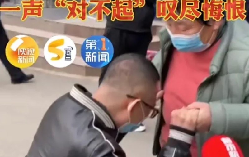 Rușinat să se întoarcă acasă pentru că n-a terminat facultatea, un chinez a fost reunit cu familia după 16 ani