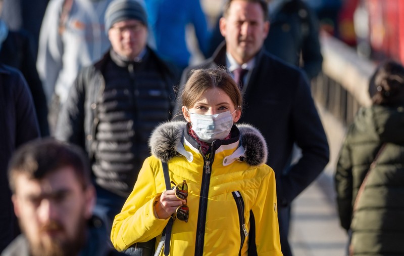Studiul care desființează un mit comun: Purtarea măștii de protecție nu reduce nivelurile de oxigen