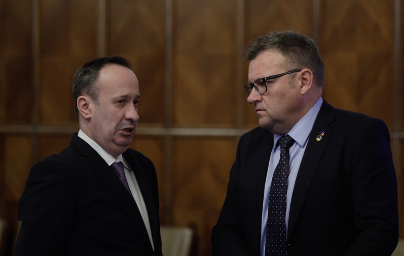 Miniștrii „Nu știu”. Sau cum se joacă Guvernul Ciucă de-a v-ați ascunselea cu pensiile speciale