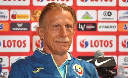 epa06019305 Romanian national soccer team head coach Christoph Daum attends a press conference in Warsaw, Poland, 09 June 2017. Romania will face Poland on 10 June in Warsaw in a game of 2018 FIFA World Cup Russia qualifications. EPA/BARTLOMIEJ ZBOROWSKI POLAND OUT