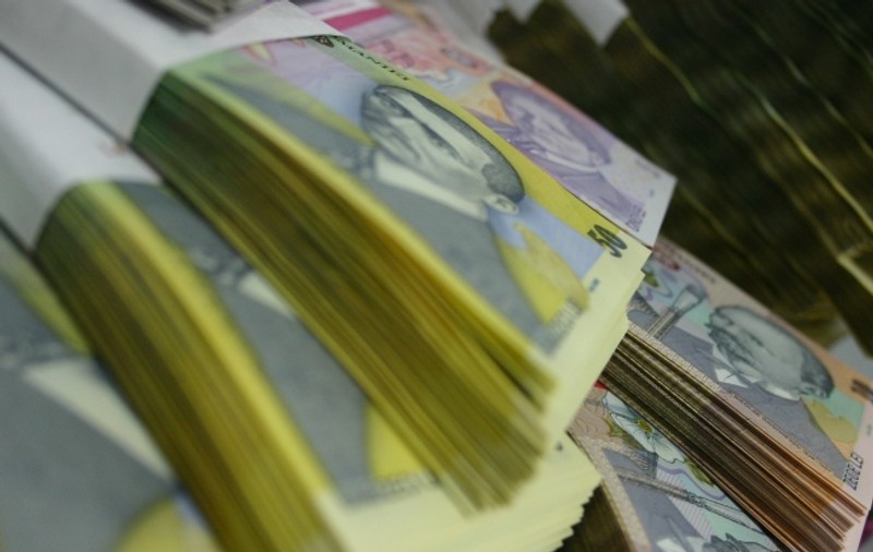 O bătrânică hoaţă i-a furat prietenei sale 6.500 de lei