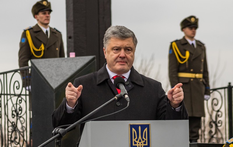 Fostul preşedinte ucrainean Petro Poroşenko, spitalizat pentru COVID-19. Are dublă pneumonie