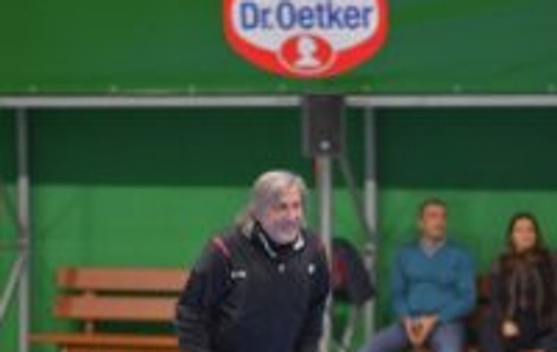 Ilie Năstase a revenit pe teren. Nasty și Cosac au jucat într-un meci demonstrativ din cadrul Galei Arbitrilor de la Curtea de Argeș