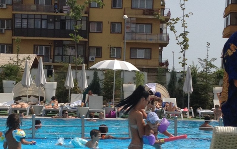 AM TRĂIT S-O VEDEM ŞI PE ASTA! Daniela Crudu, în postura de mămică! | FOTO