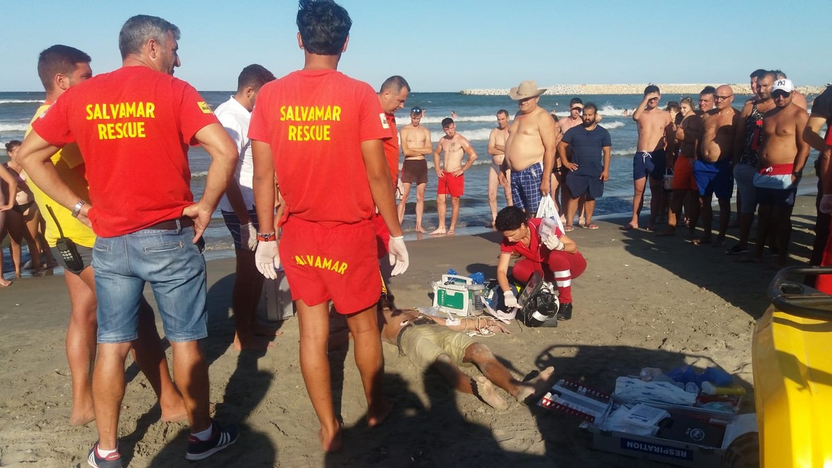 Un bărbat de 32 de ani este 14-a persoană care a murit înecată pe litoral, în acest sezon estival. Abia fusese externat din spital