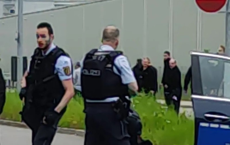 În atacul armat de la fabrica Mercedes din Germania un angajat kurd a ucis doi colegi turci. Ambele victime aveau 44 de ani