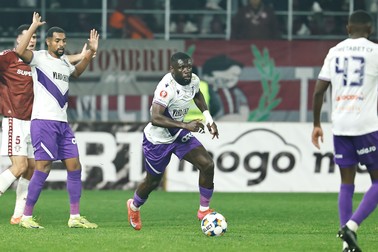 Kevin Brobbey (Arges), NOVEMBER 8, 2025 - Football / Soccer : Romanin Liga 1 "SuperLiga" match between FC Rapid 1923 - FC Arges Pitesti at the Superbet Arena-Giulesti in Bucharest, Romania.,Image: 1051676798, License: Rights-managed, Restrictions: No third party sales, Model Release: no