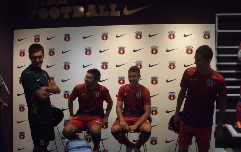 Steaua şi-a prezentat noul echipament. Îţi place?
