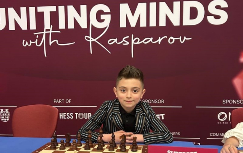 Un copil de 8 ani din Galați este dublu vicecampion european la șah: „Evoluții excelente pentru vârsta lui”