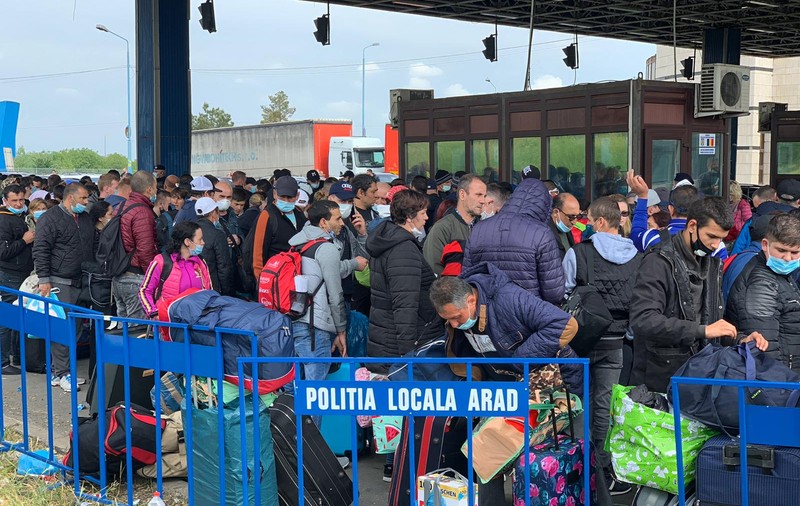 Poliţia de Frontieră: La Nădlac nu mai sunt pietoni care aşteaptă să treacă graniţa