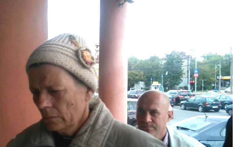 Mama care și-a ucis fiul cu ciocanul a fost arestată. Bărbatul urma să se căsătorească