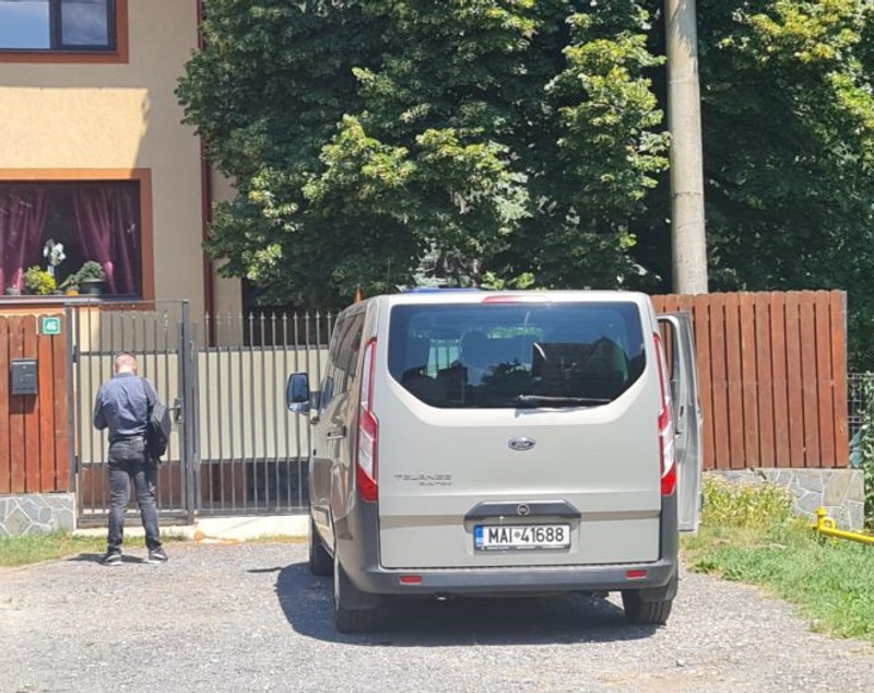Îmbrânceli la DNA, unde susținătorii lui Ion Rădoi au mers să-l susțină pe liderul sindicatului de la metrou