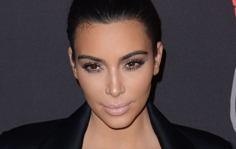 Un tânăr de 23 de ani a plătit 150.000 de dolari să arate precum idolul său KIM KARDASHIAN! Ce a ieșit e CUMPLIT! | VIDEO