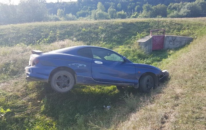 Un tânăr de 15 ani din Bistriţa-Năsăud s-a ales cu dosar penal după ce a condus băut, a lovit două fetiţe şi a fugit de la locul accidentului