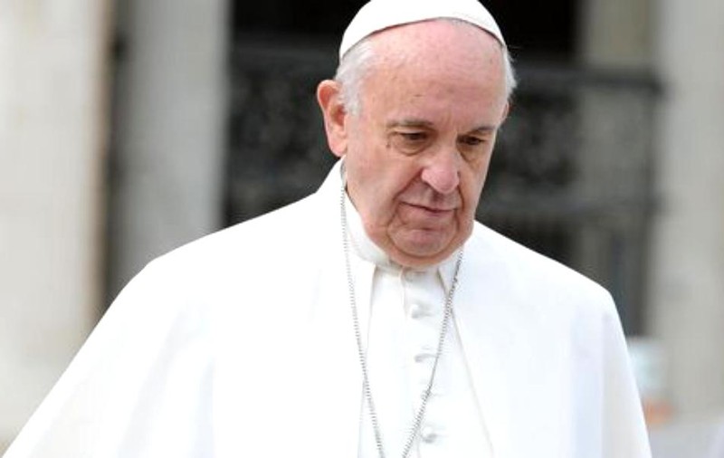 Papa Francisc rupe tăcerea în cazul abuzurilor sexuale făcute de preoții catolici. „Nu am avut grijă de cei mici”
