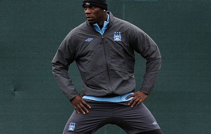 Balotelli, un personaj FABULOS! Vezi ce nebunie a mai făcut acum fotbalistul!