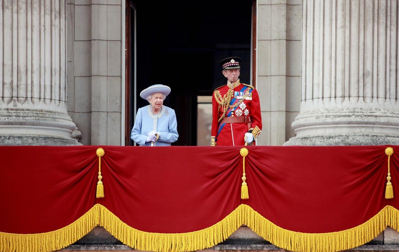 Regina Elisabeta se retrage de la ceremoniile dedicate jubileului după ce a resimțit „un oarecare disconfort”