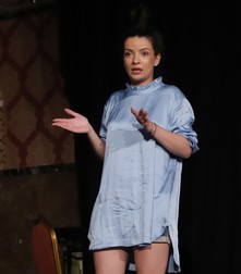 Anca Dinicu joacă la Grădina de vară din Jupiter, unde au loc pe timpul verii spectacolele Teatrului Elisabeta