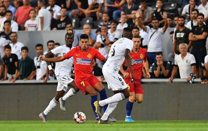 Vitoria Guimaraes - FCSB 1-0, play-off Europa League, retur (în tur: 0-0). Adio, grupe! Echipa lui Vintilă a jucat jenant. Gazdele au dat-o-n bară de două ori și au marcat din penalty
