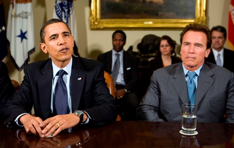 Război! Obama versus Arnold
