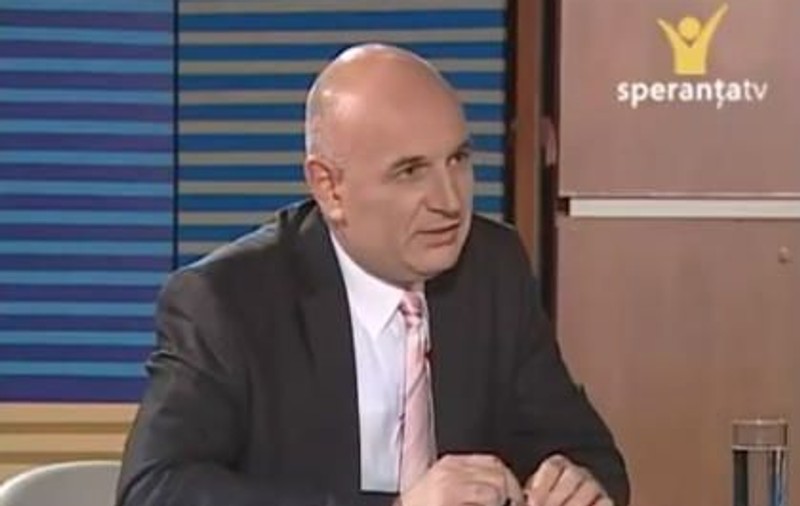 Uite cum a comis-o un prezentator de la Speranţa TV! | VIDEO