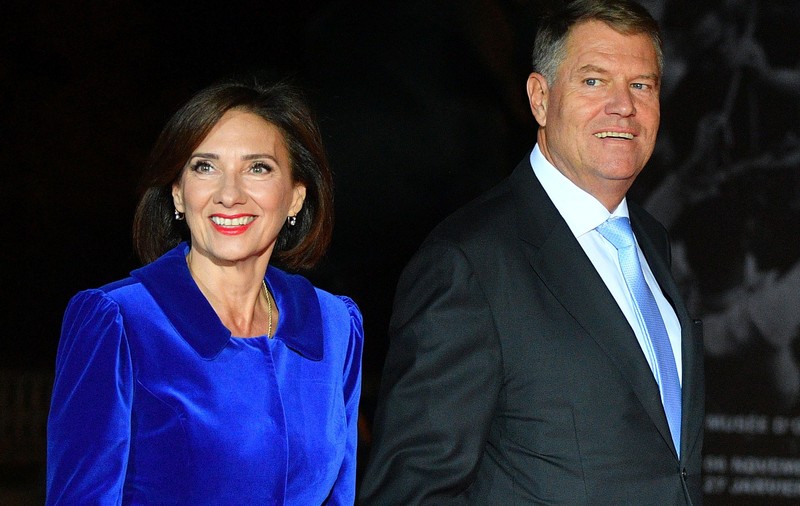 Carmen Iohannis a împlinit 64 de ani. Imagine rară din copilărie cu soția lui Klaus Iohannis