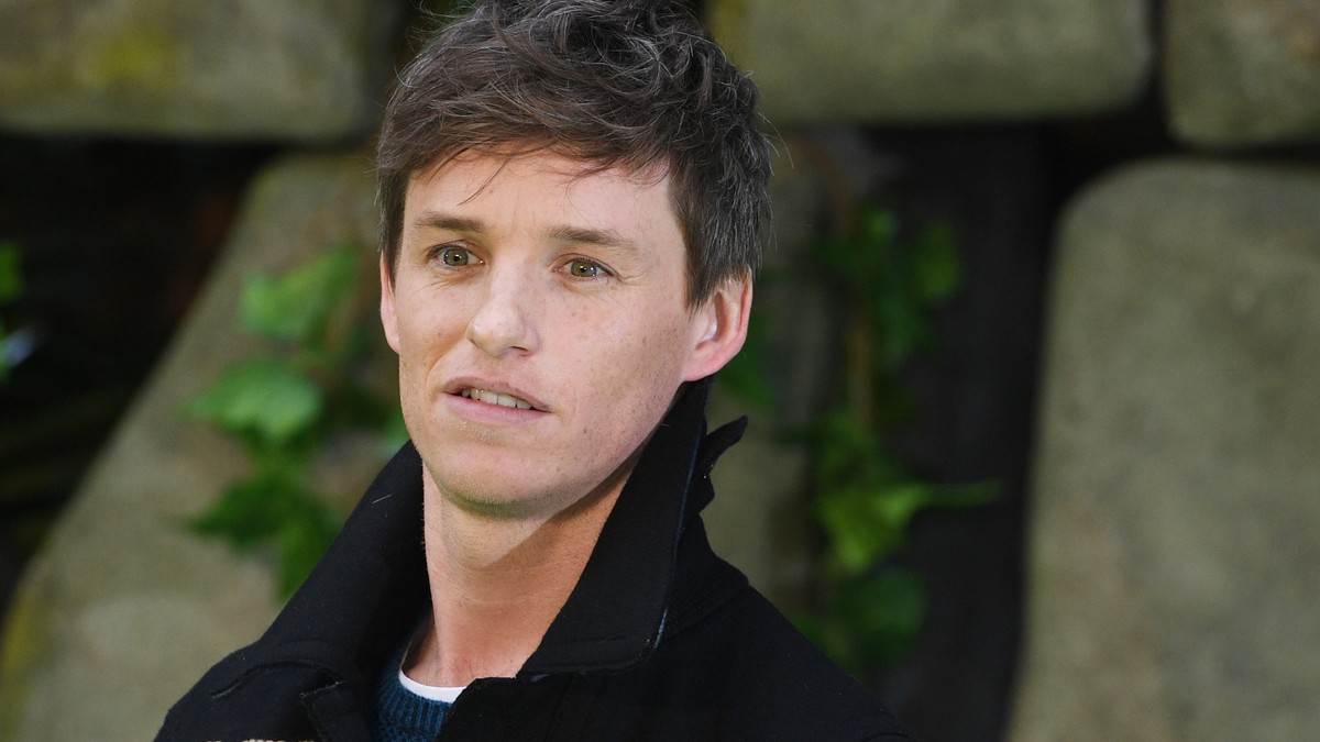 Reacția lui Eddie Redmayne, dupa ce a aflat ca stephen hawking a murit