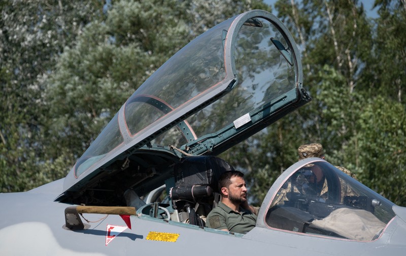 Ce sumă va încasa militarul rus care va doborî primul avion de luptă F-16 trimis de occidentali în Ucraina: „Soldați, iată premiul”