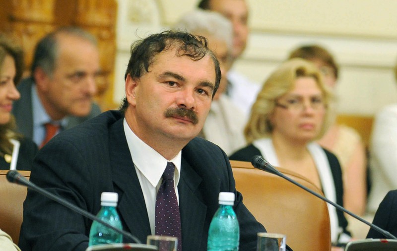 Profesor și fost ministru al educației: „Principalul factor care contribuie la epidemia de plagiate este cadrul didactic”