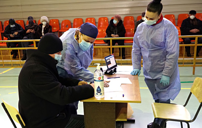 În județul Botoșani, vaccinarea a început cu un singur centru deschis pentru cei din etapa a II-a