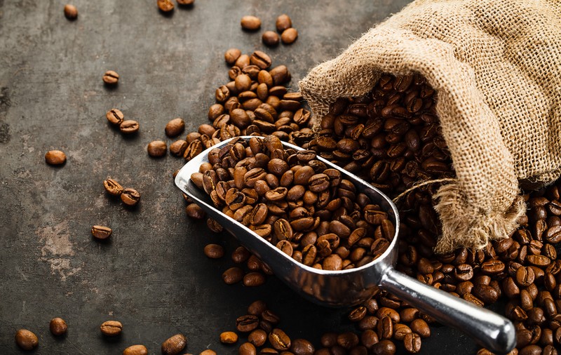 Criza cafelei pe piețele mondiale. Producătorii din Columbia țin marfa pentru a profita de explozia prețurilor