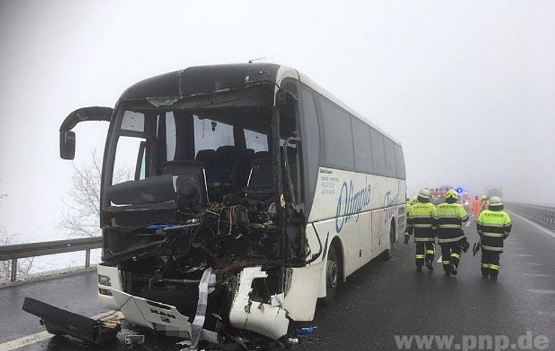 Nouă răniți în Germania într-un accident în care a fost implicat un autorcar românesc