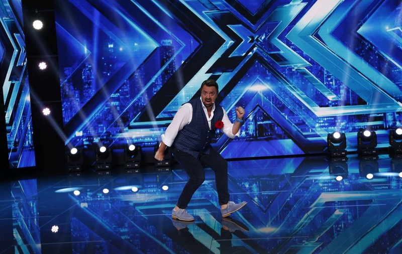 Horia Brenciu se dă în spectacol  pe scena X Factor. ”Probabil că fetele din sală au observat mișcările mele”