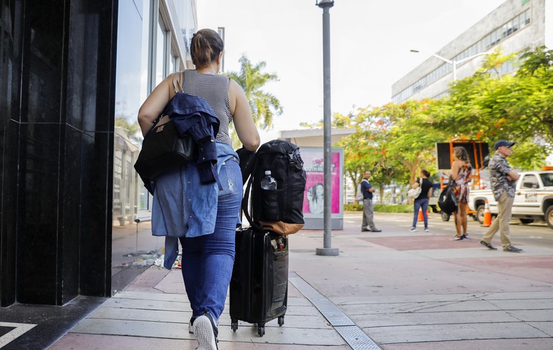 Bărbat împușcat pe aroportul din Miami după ce a încercat să intre cu un cuțit