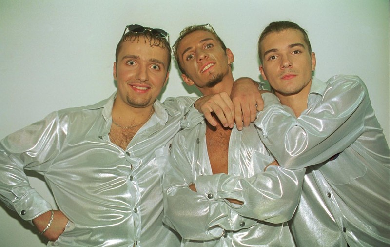 Trupele anilor 2000 se reunesc la Arenele Romane din rațiuni sentimentale. Cântă pe bani puțini la festivalul de la vară