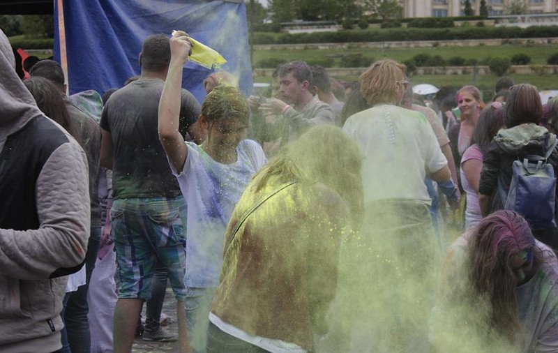 Nebunie de muzică şi culoare la HOLI MUSIC COLOR FESTIVAL | FOTO