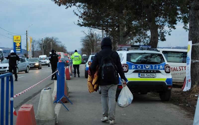 O femeie din Rusia căutată internațional pentru participare la o grupare armată ilegală, reținută la frontiera României