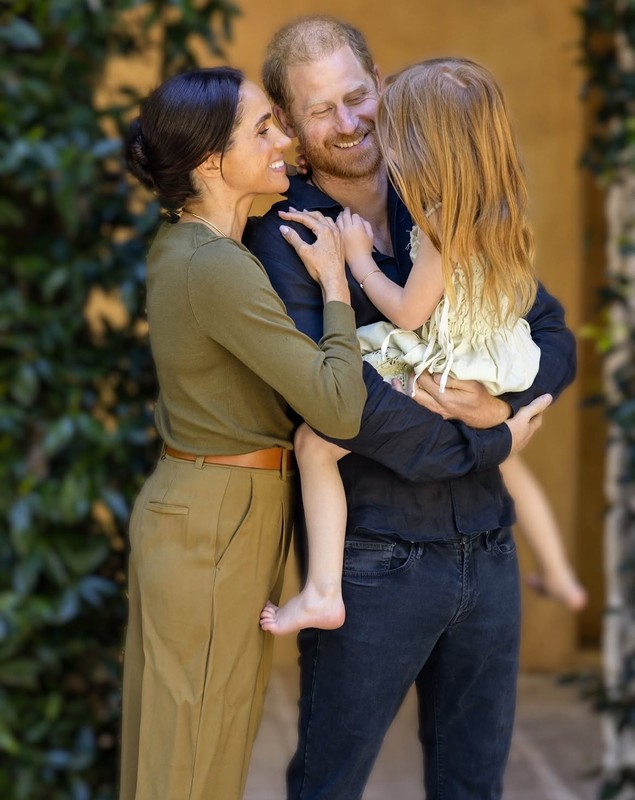 Prințul Harry și Meghan Markle s-au întors în Marea Britanie. Archie și Lilibet încep școala săptămâna viitoare