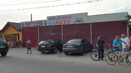 Service-ul pe care l-a descris Alexandra polițiștilor în timpul apelurilor la 112