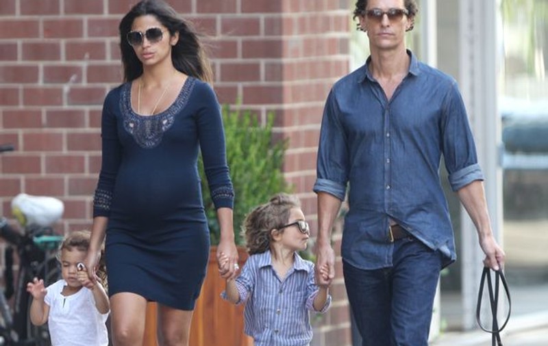 Arată ca un cadavru, dar e în culmea fericirii! Matthew McConaughey, tată pentru a treia oară
