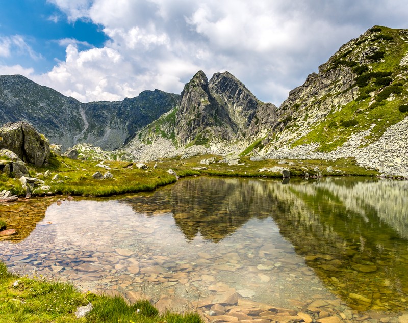 Ce parcuri naționale și parcuri naturale sunt în România. Care este diferența dintre un parc național și unul natural